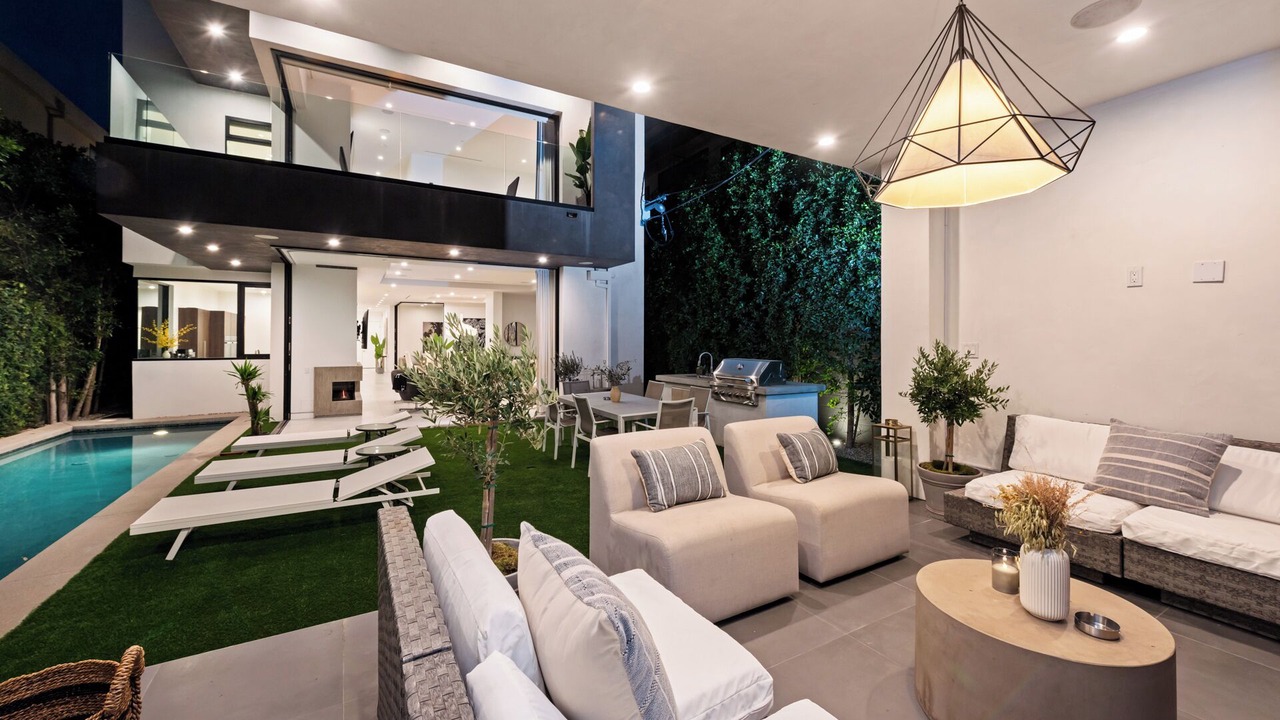 Photo of Patio Balcony in Beverly Grove