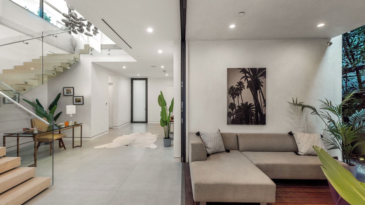 Photo of Livingroom in Beverly Grove