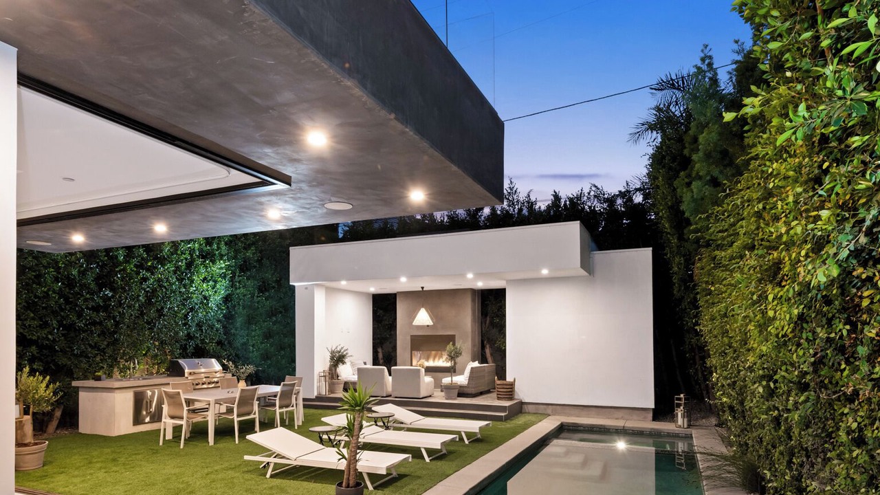 Photo of Outdoor in Beverly Grove