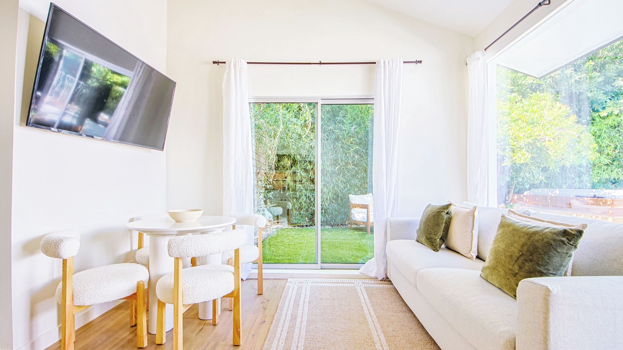 Photo of Livingroom in Melrose
