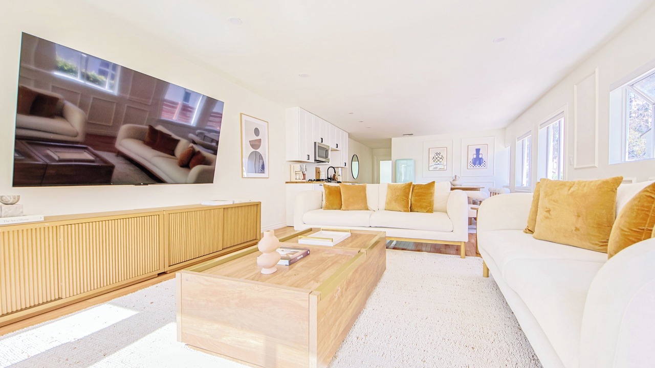 Photo of Livingroom in Melrose