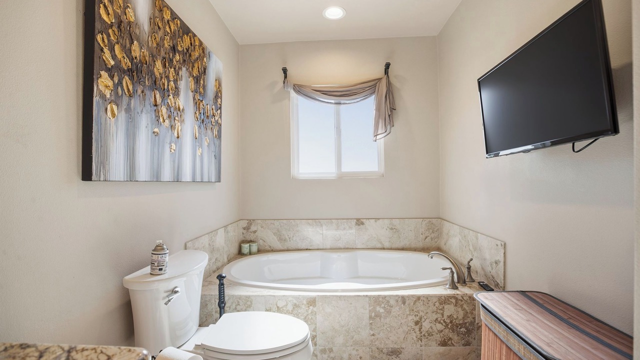 Photo of Bathroom in The Plaza