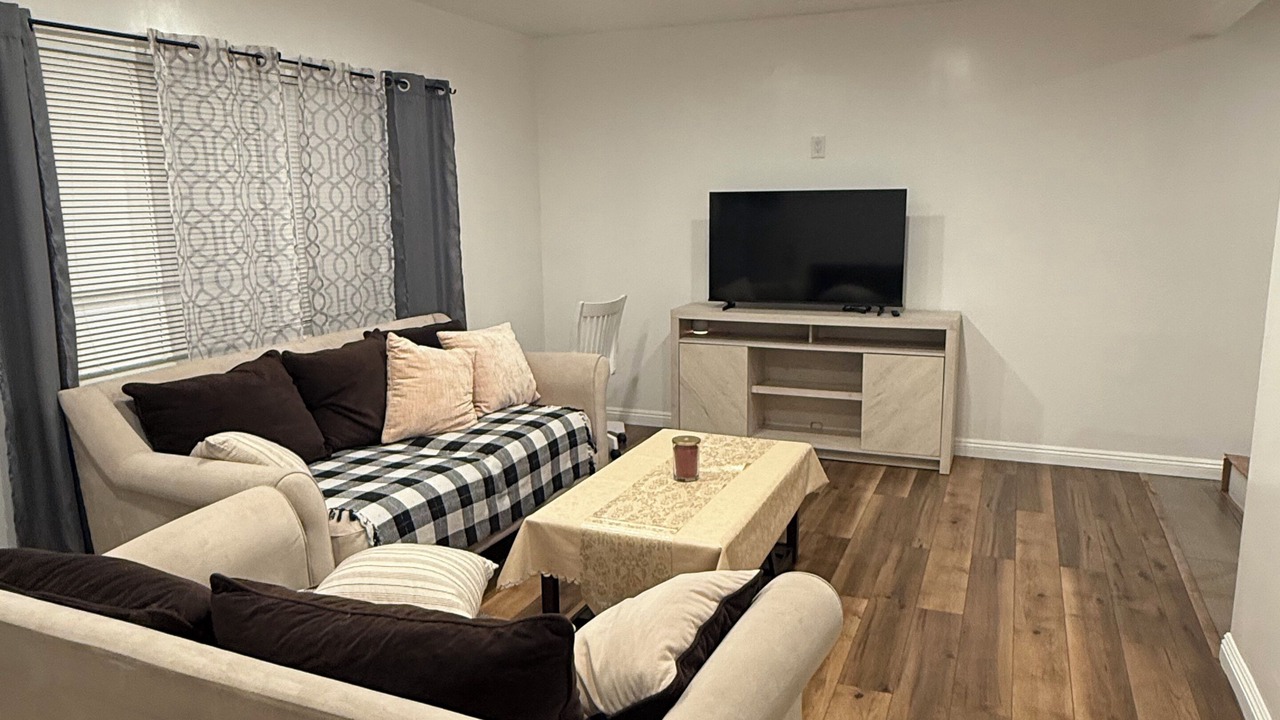 Photo of Livingroom in Downey