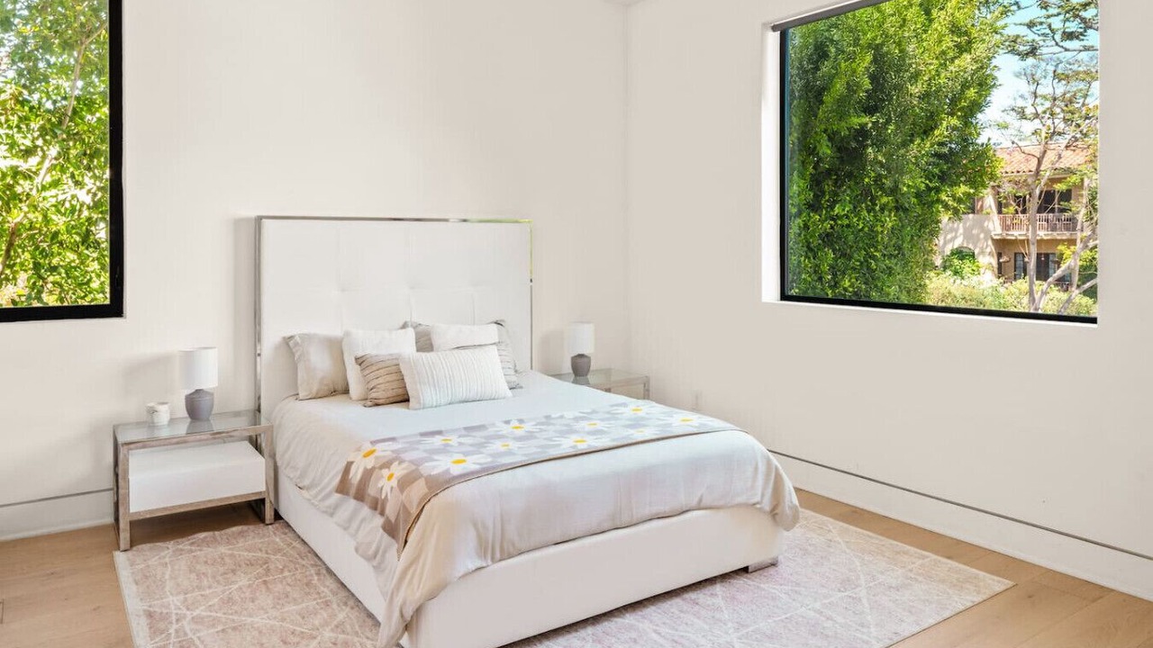 Photo of Bedroom in Mid City
