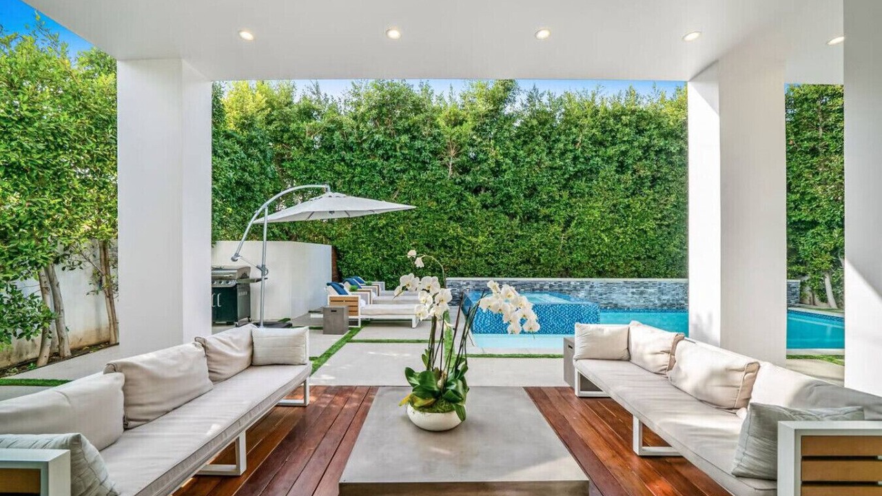 Photo of Outdoor in Mid City