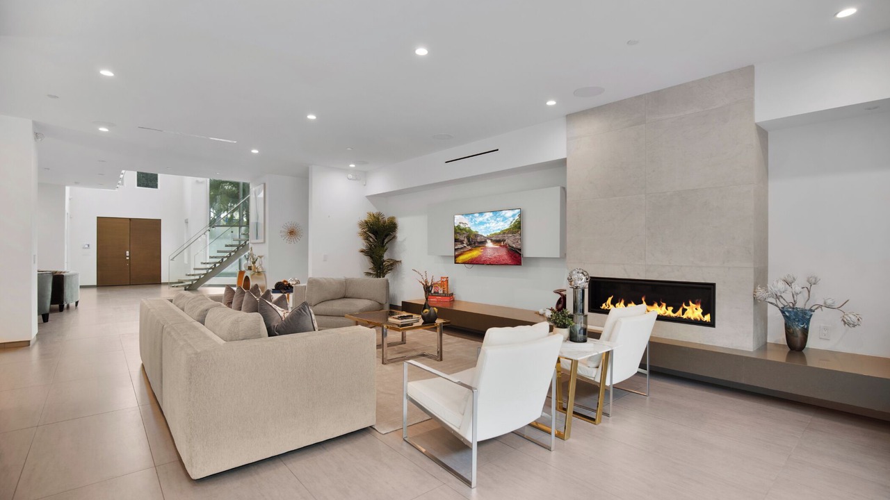 Photo of Livingroom in Beverly Grove