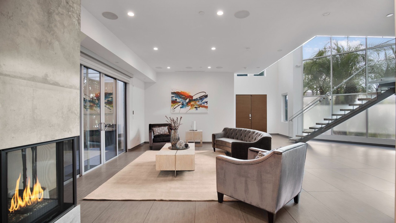 Photo of Livingroom in Beverly Grove