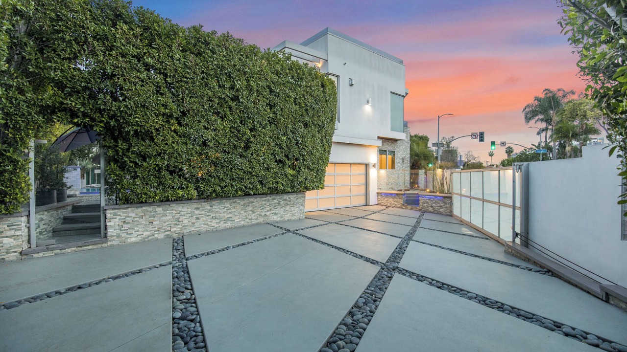Photo of Patio Balcony in Beverly Grove