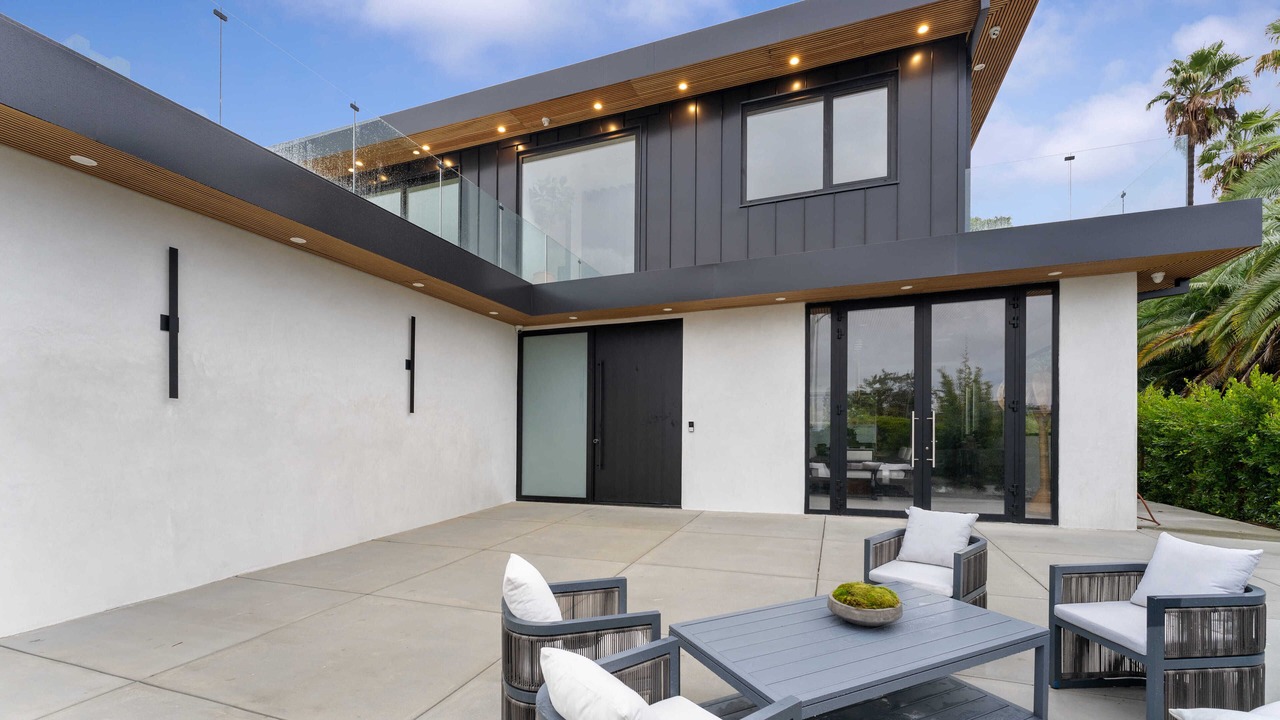 Photo of Patio Balcony in Beverly Hills