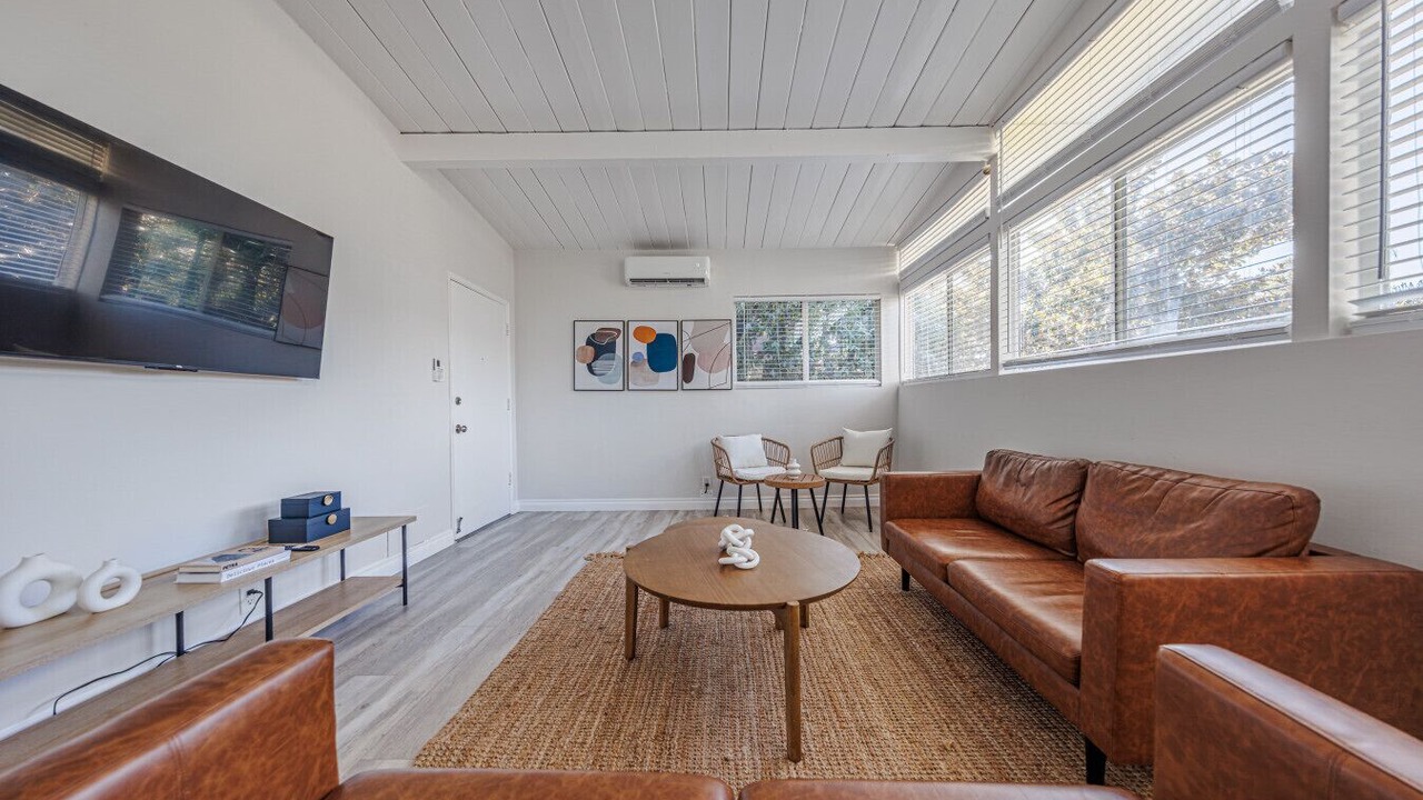 Photo of Livingroom in Beverly Hills