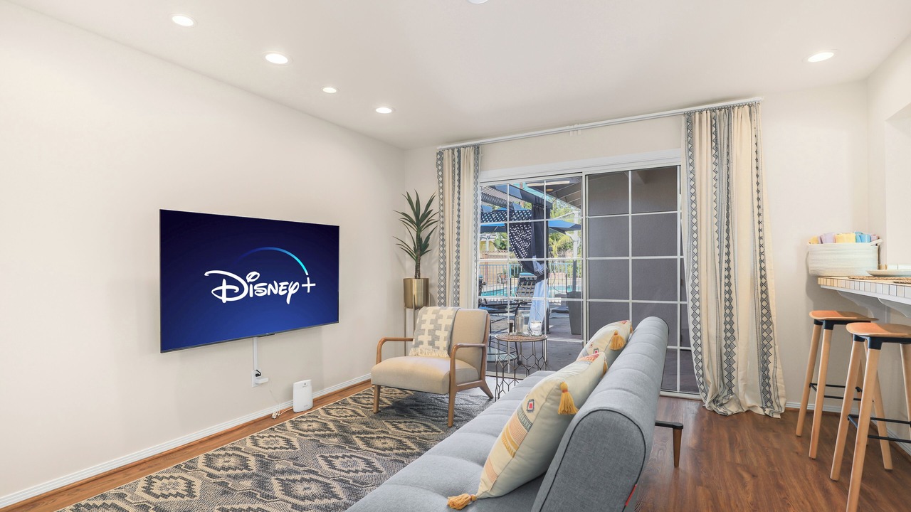 Photo of Livingroom in Charter Oak