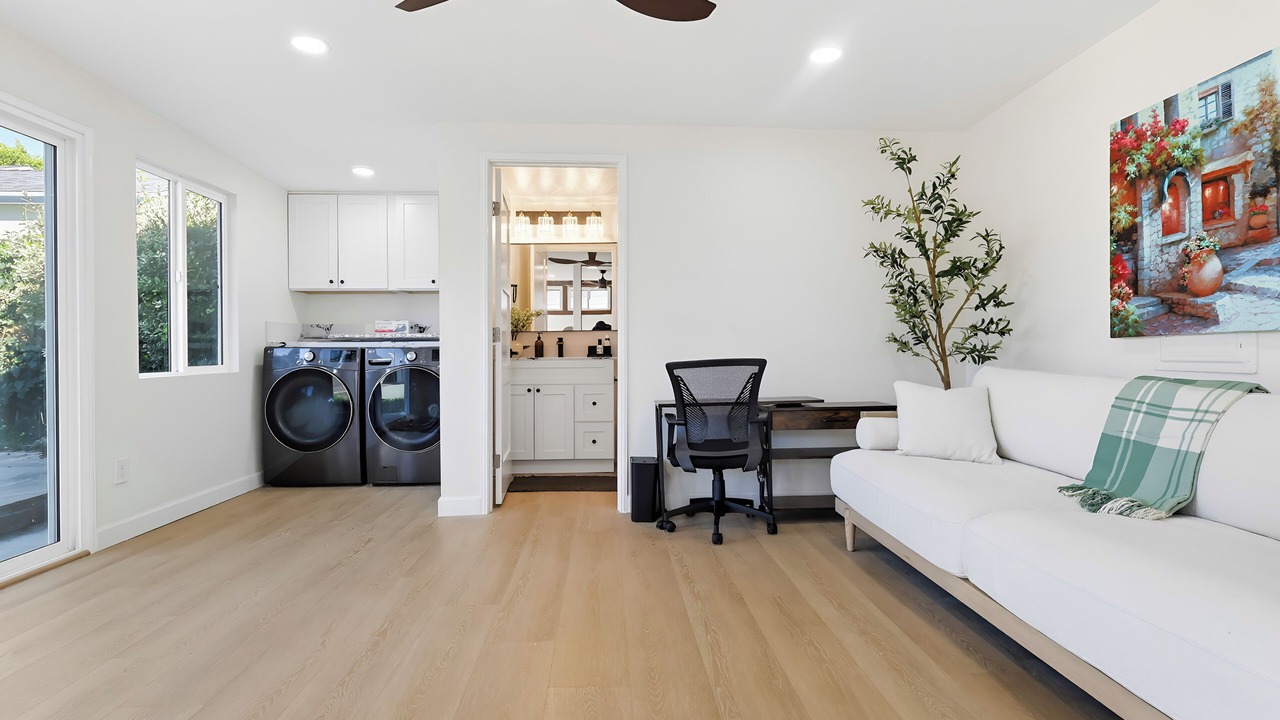 Photo of Livingroom in North Redondo