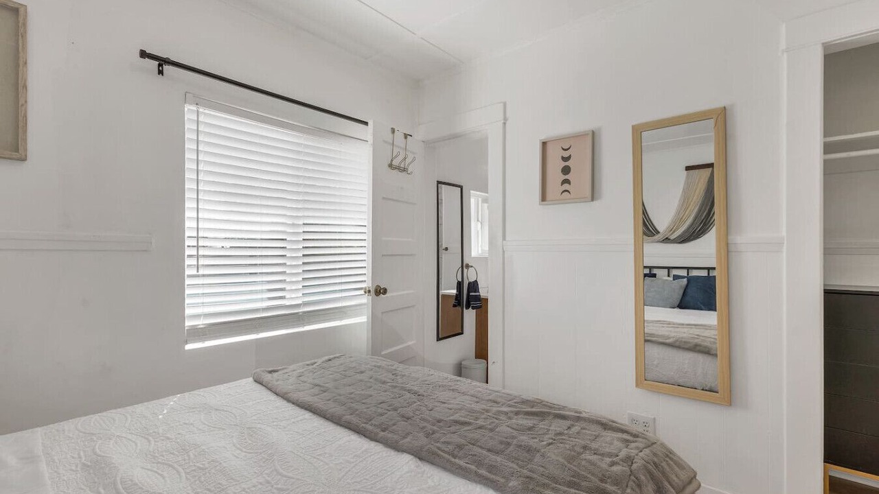 Photo of Bedroom in Downtown Riverside