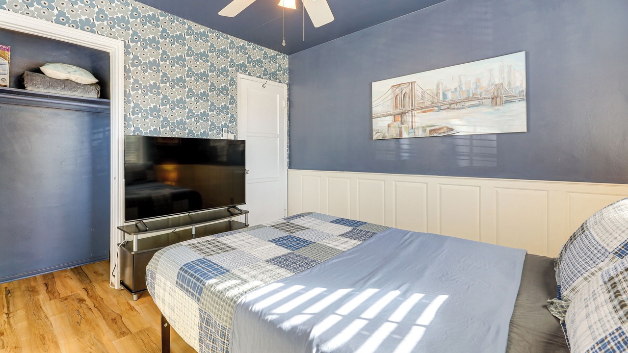 Photo of Bedroom in Compton