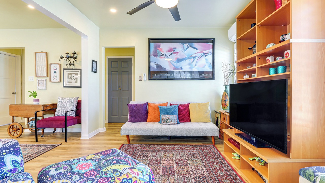 Photo of Livingroom in Compton