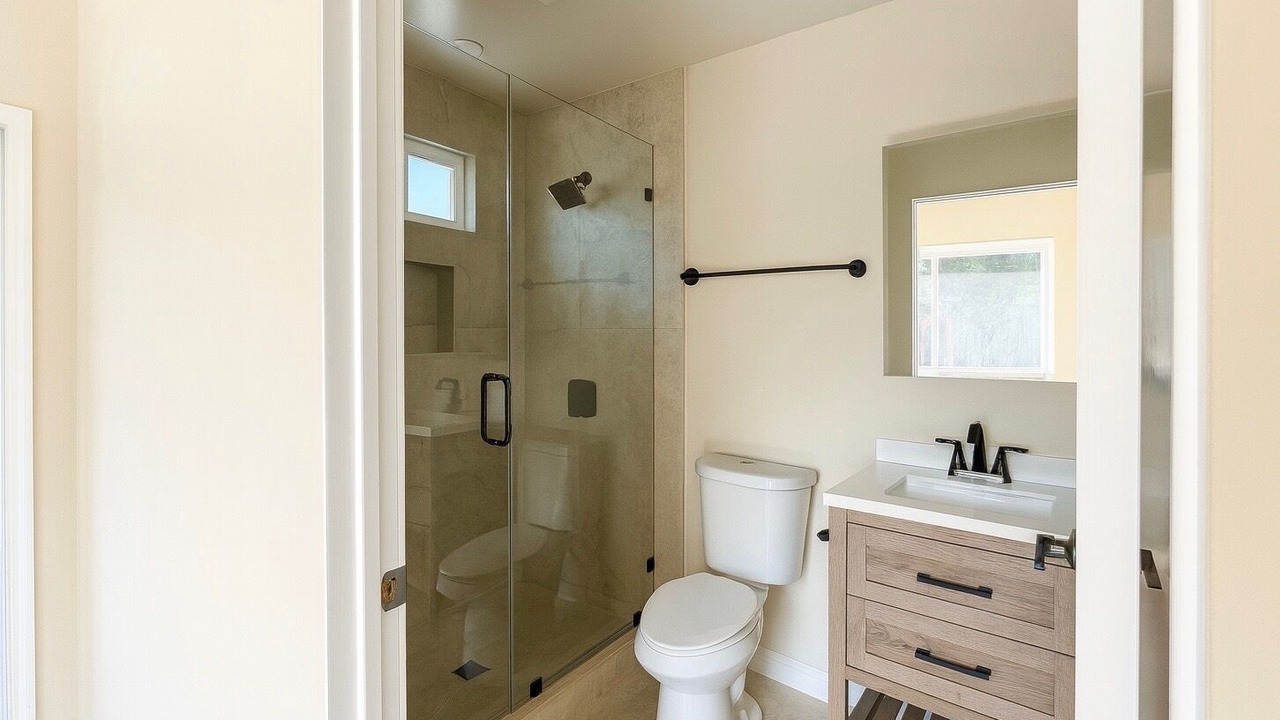 Photo of Bathroom in Lawndale