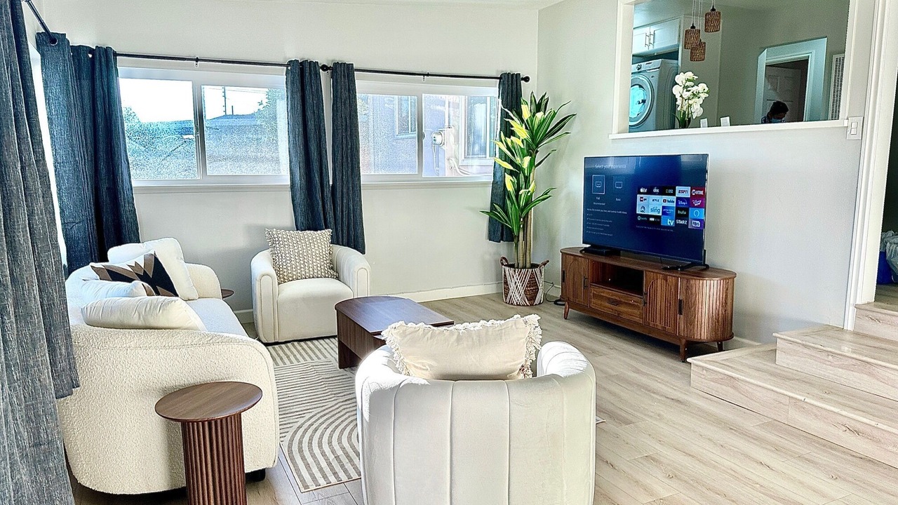 Photo of Livingroom in East Whittier