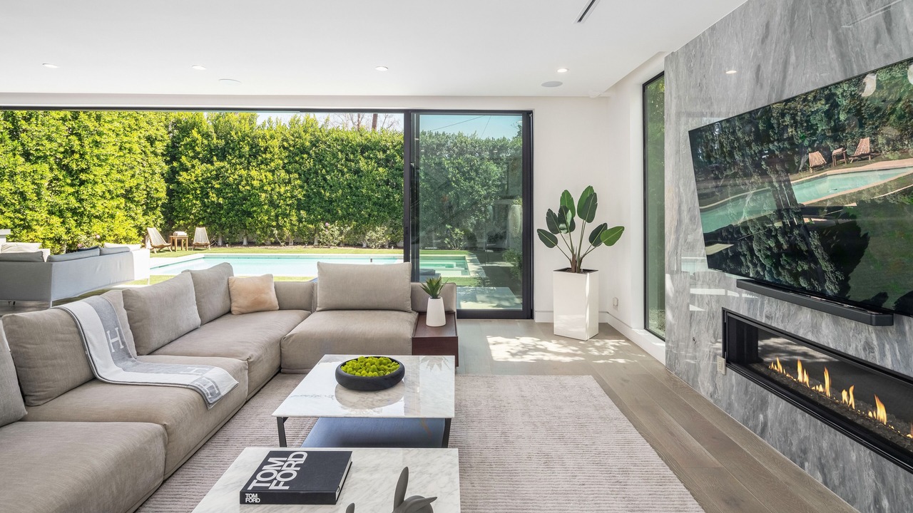 Photo of Others in Beverly Hills