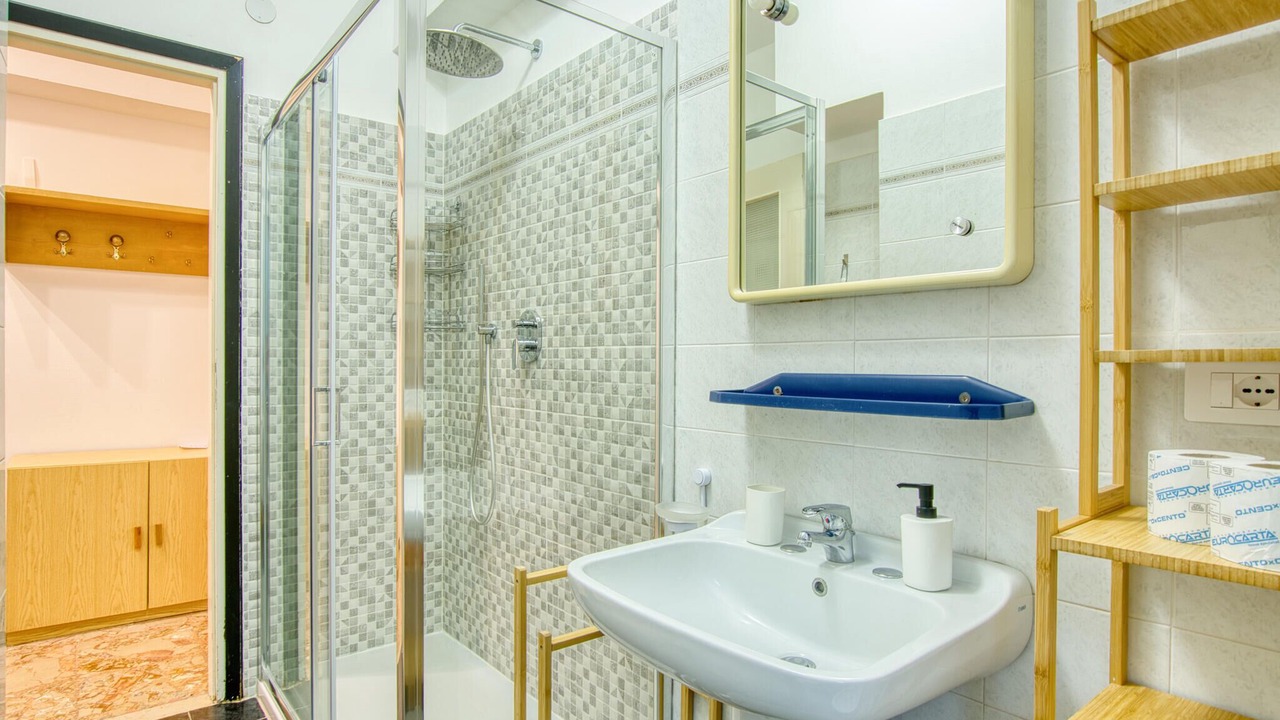Photo of Bathroom in Deiva Marina
