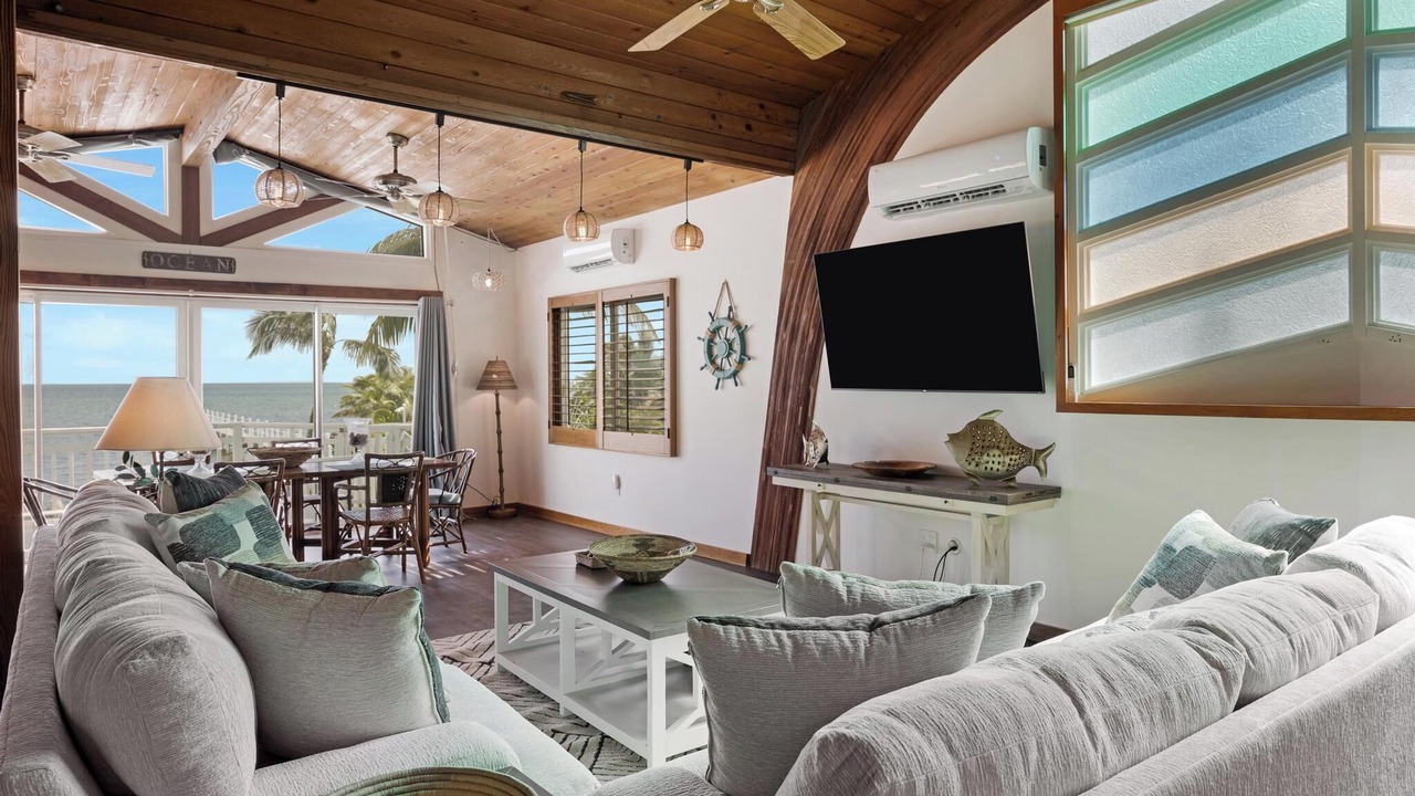 Photo of Livingroom in Summerland Key