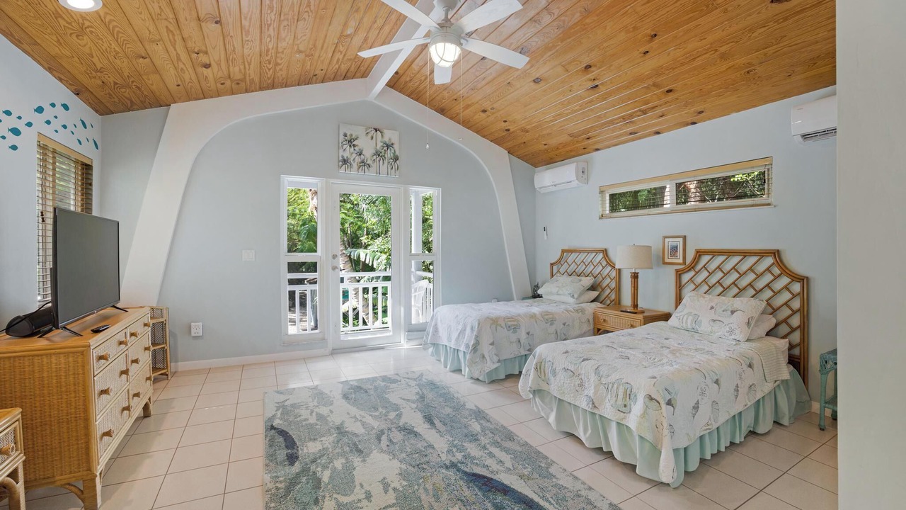 Photo of Bedroom in Summerland Key