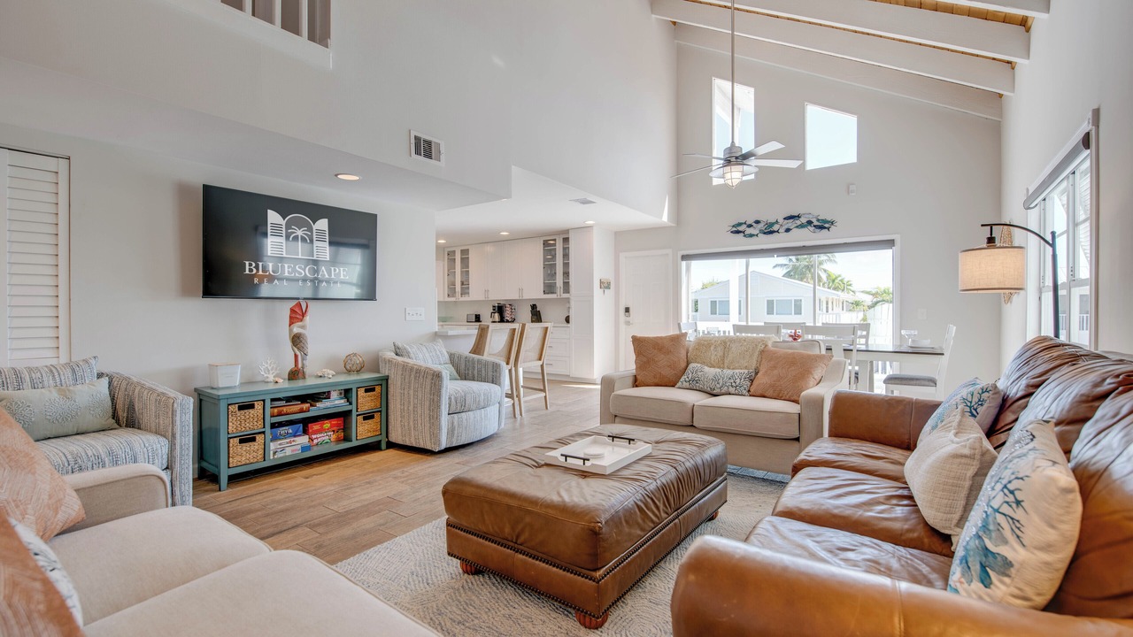 Photo of Livingroom in Cutthroat Harbor Estates