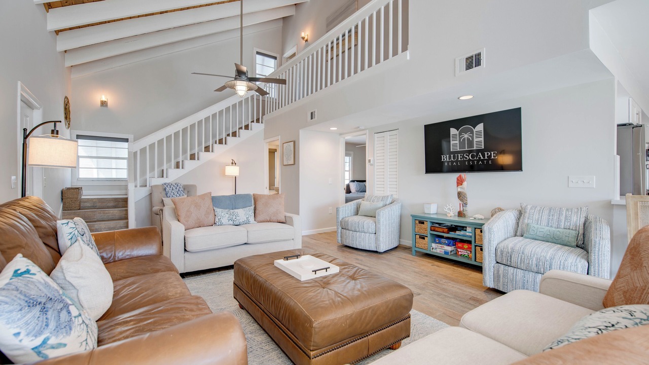 Photo of Livingroom in Cutthroat Harbor Estates