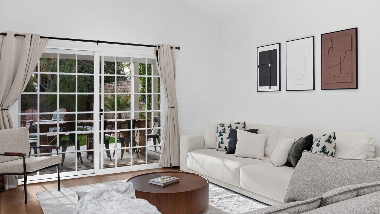 Photo of Livingroom in Los Angeles