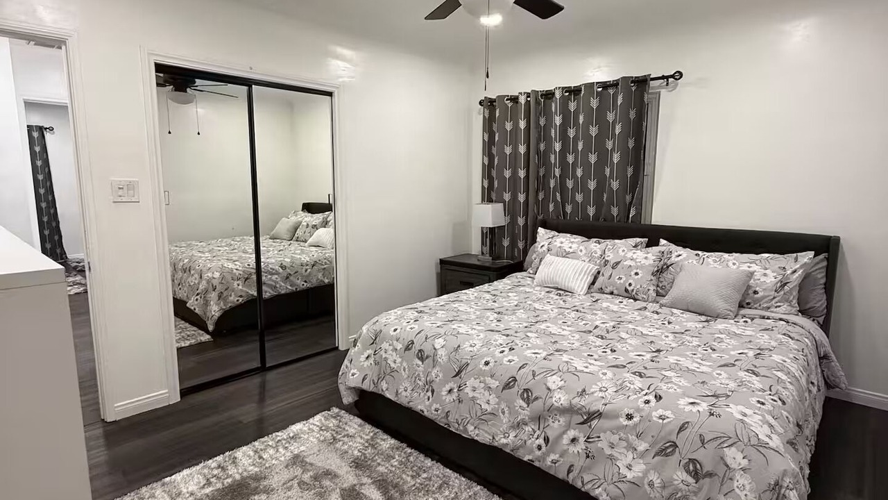 Photo of Bedroom in Los Angeles