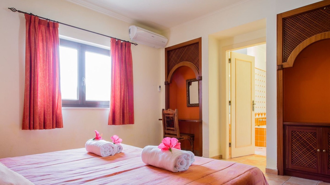 Photo of Bedroom in Vale de Centianes