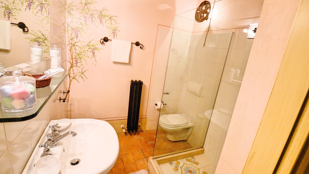 Photo of Bathroom in Guzman