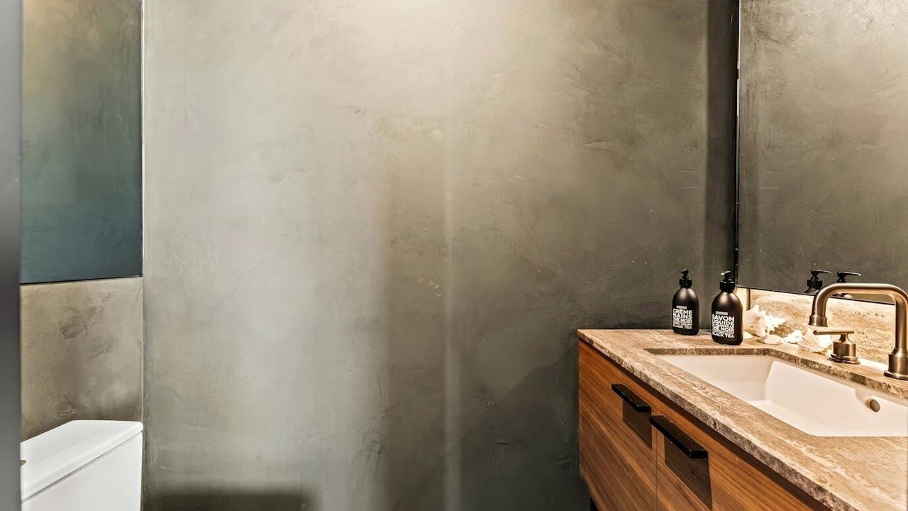 Photo of Bathroom in Beverly Grove