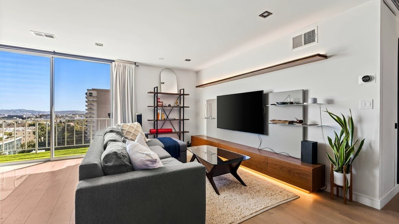 Photo of Livingroom in Beverly Grove