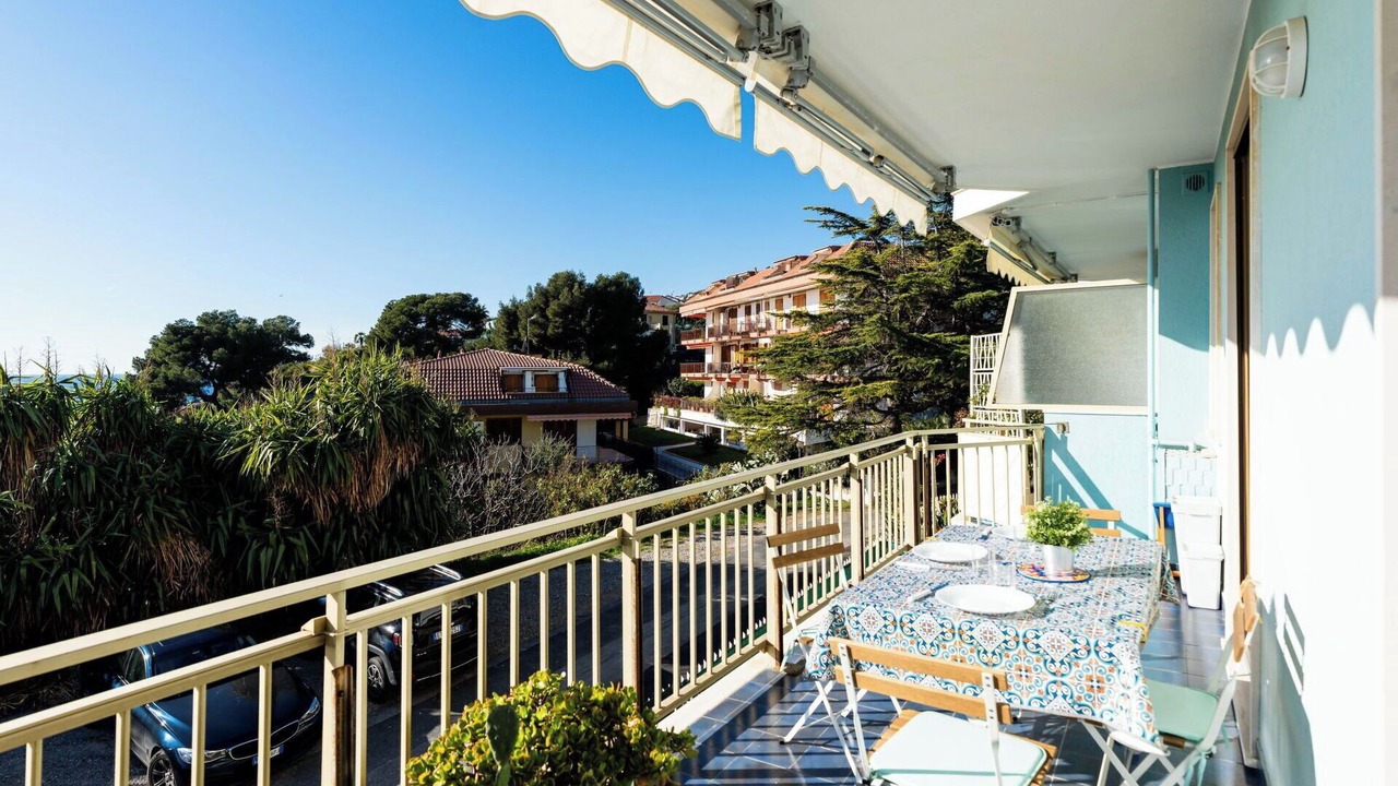 Photo of Patio Balcony in Costarainera