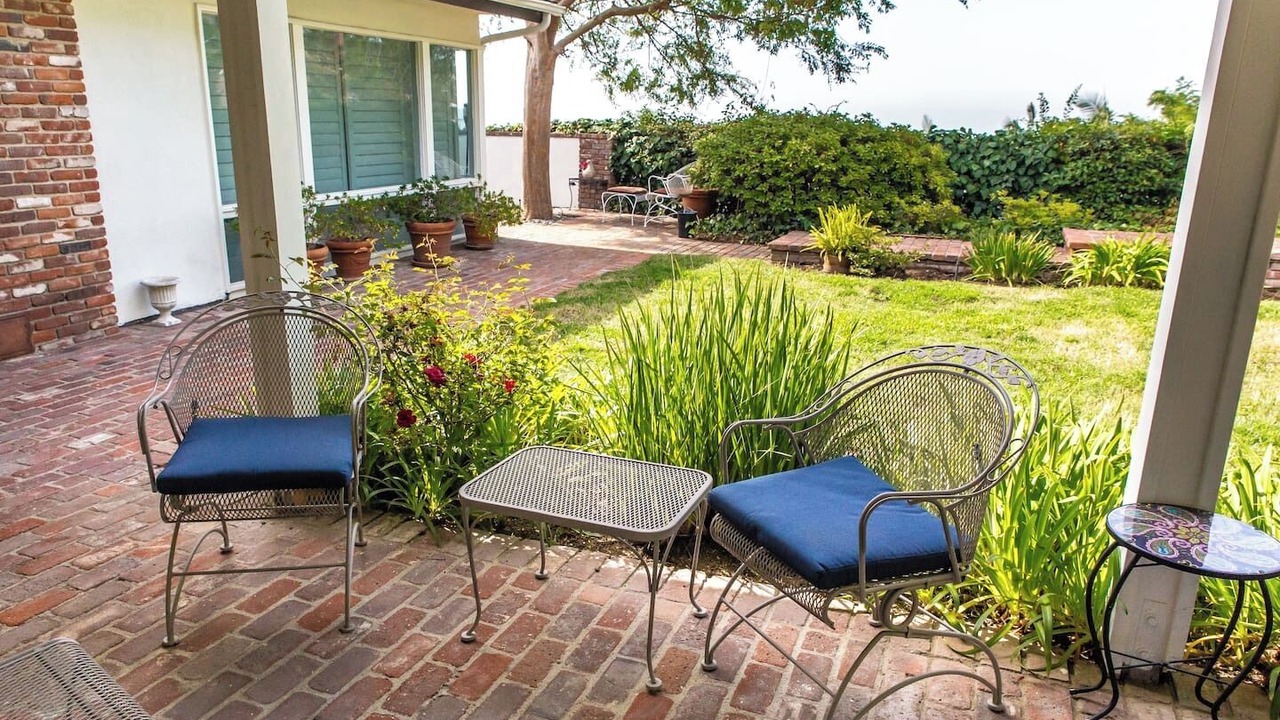 Photo of Patio Balcony in The Bird Streets