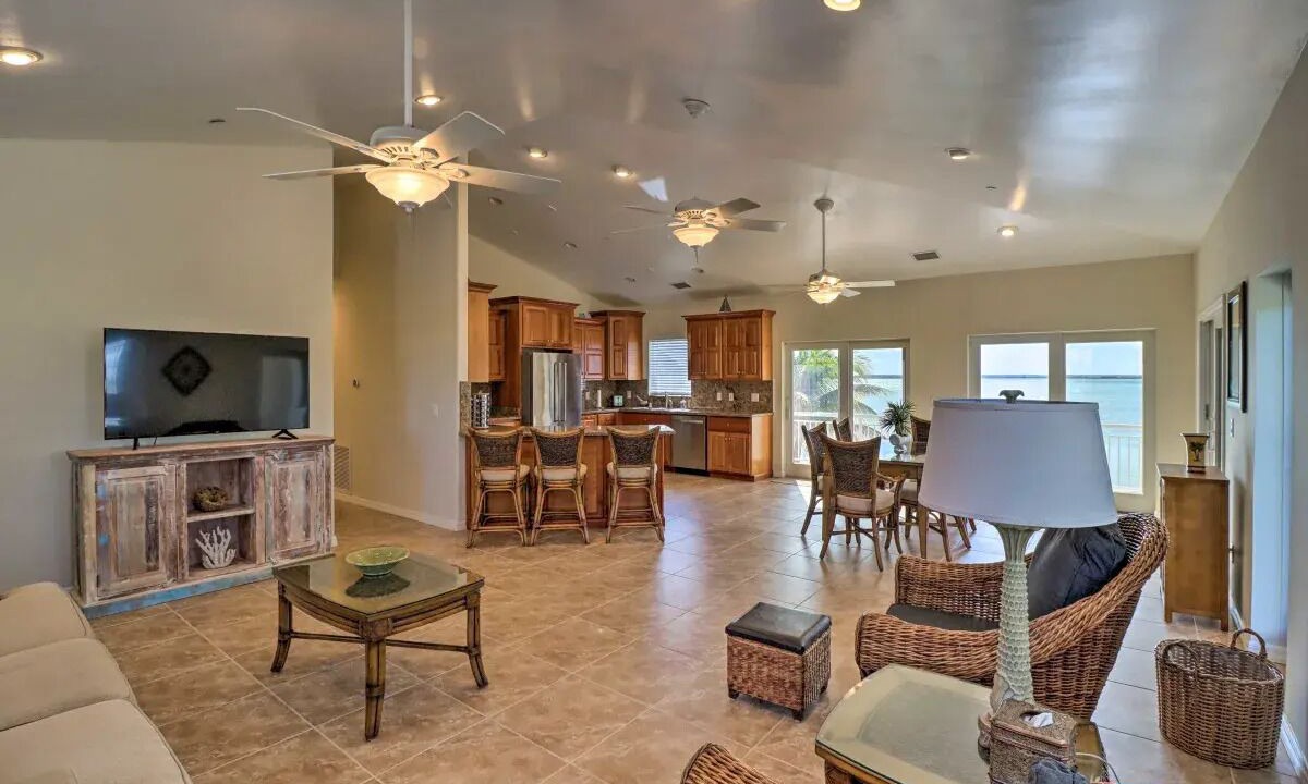 Photo of Livingroom in Sugarloaf Shores