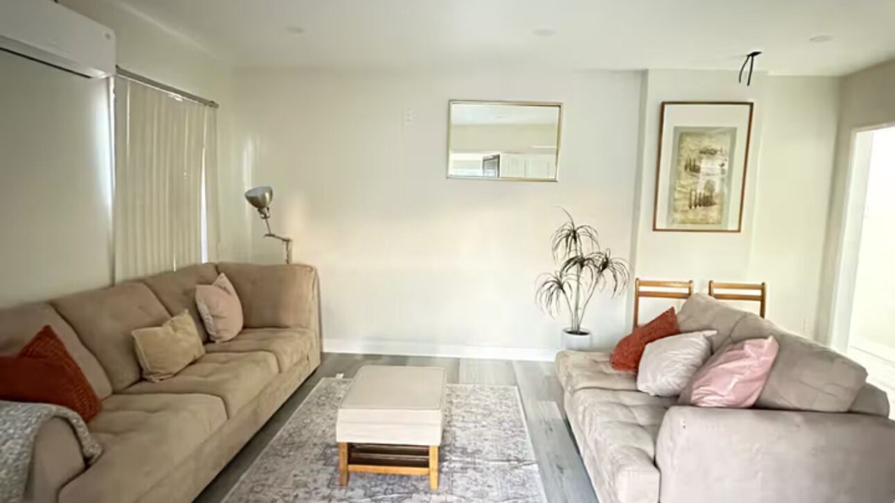 Photo of Livingroom in Hawthorne