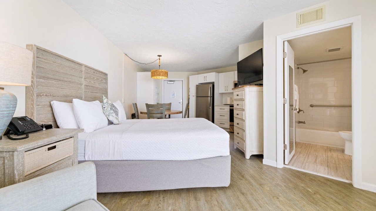 Photo of Bedroom in Lower Matecumbe Beach