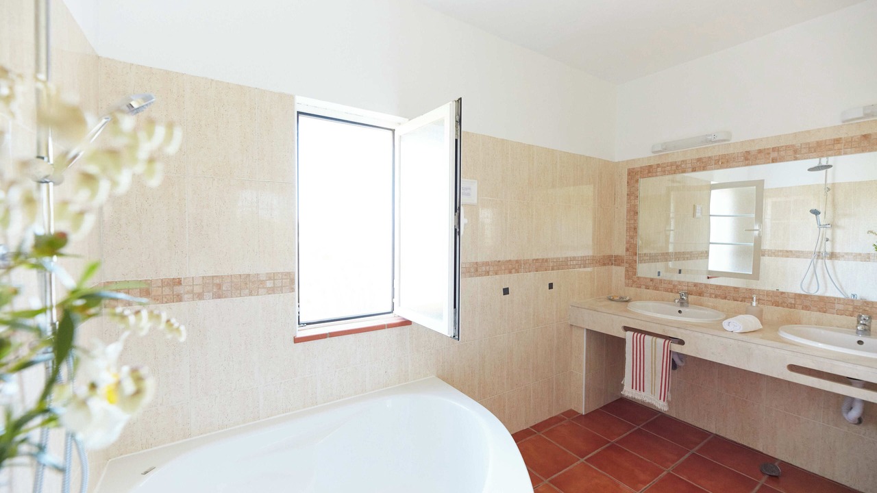 Photo of Bathroom in Aljezur