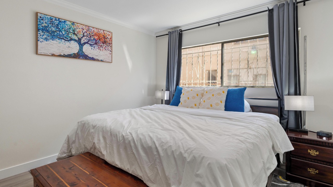 Photo of Bedroom in Downtown Long Beach