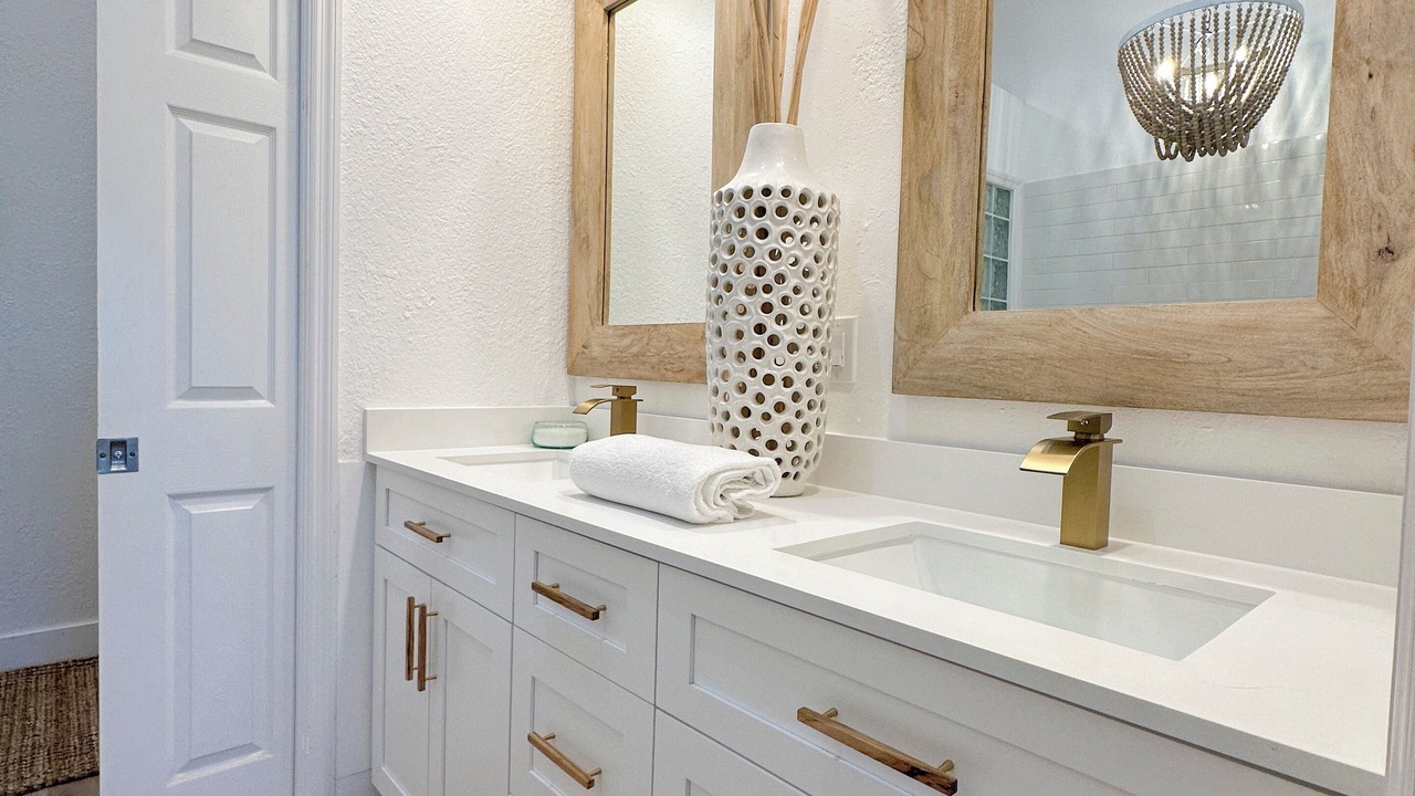 Photo of Bathroom in Rock Harbor