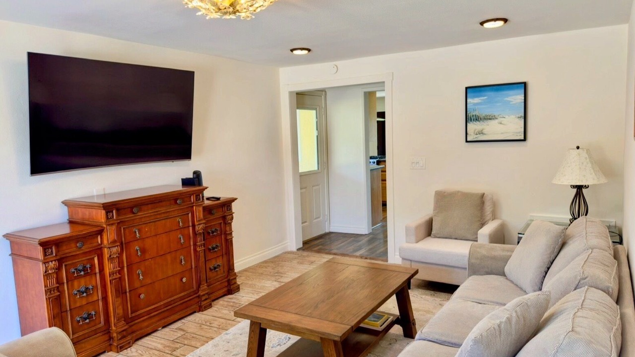 Photo of Livingroom in North Redondo