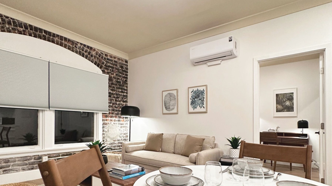 Photo of Livingroom in Miracle Mile