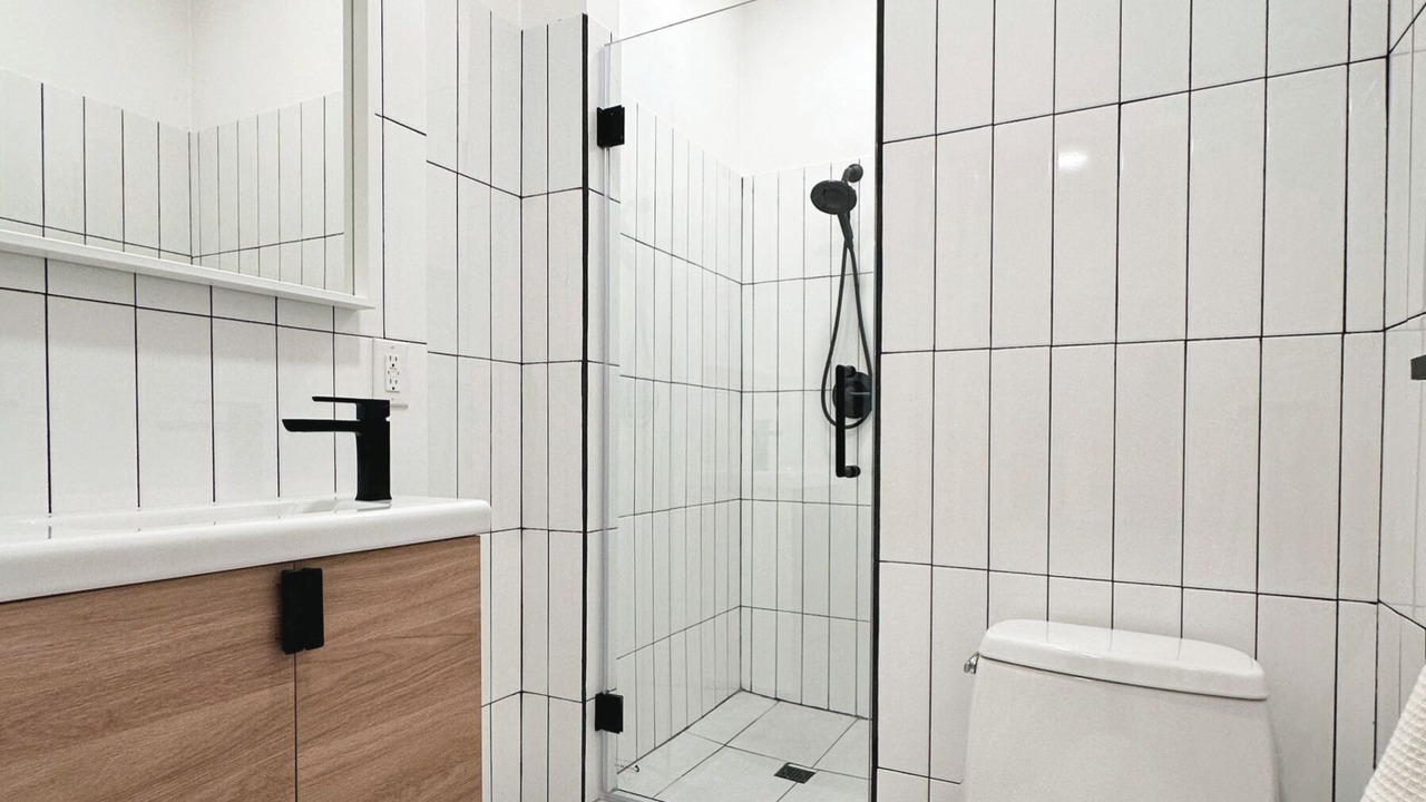 Photo of Bathroom in Miracle Mile