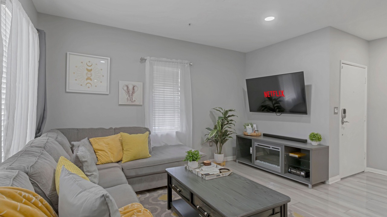 Photo of Livingroom in Los Angeles