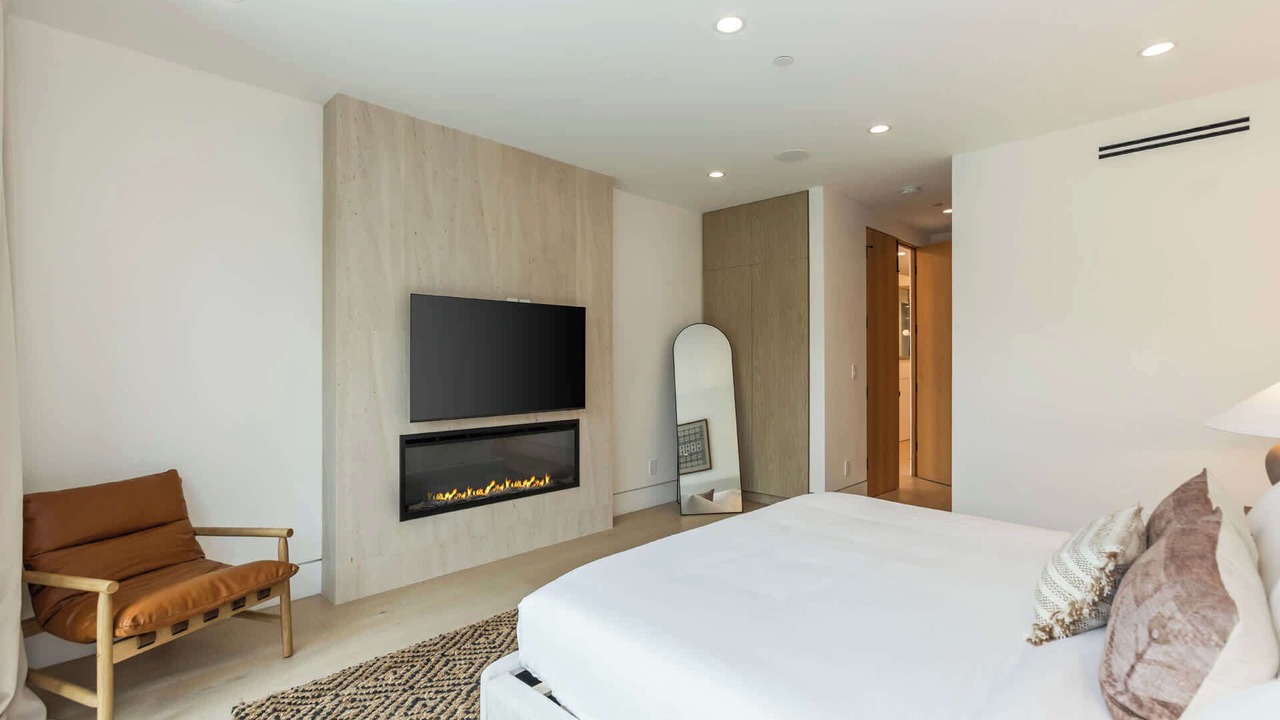 Photo of Bedroom in Carthay Circle