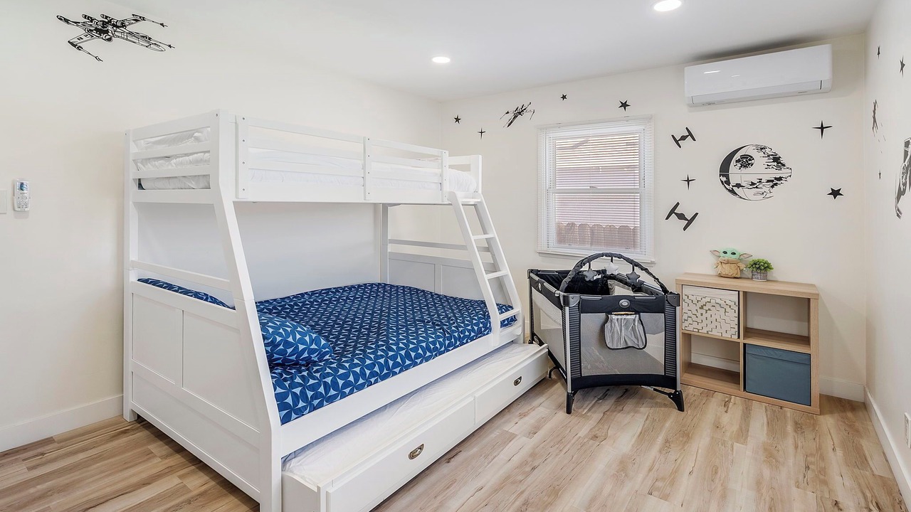 Photo of Bedroom in Harbor Gateway South