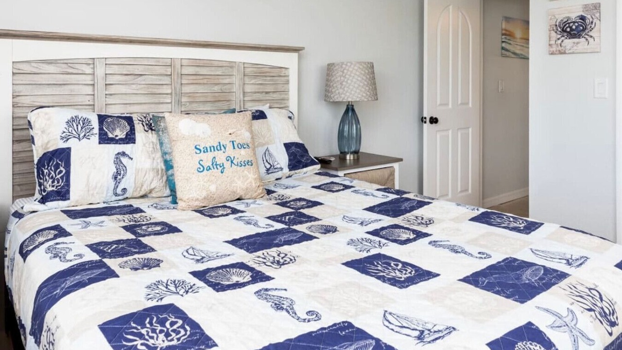 Photo of Bedroom in Venetian Shores