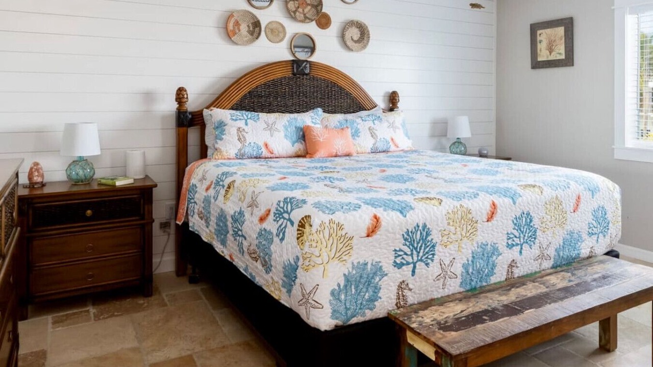 Photo of Bedroom in Venetian Shores