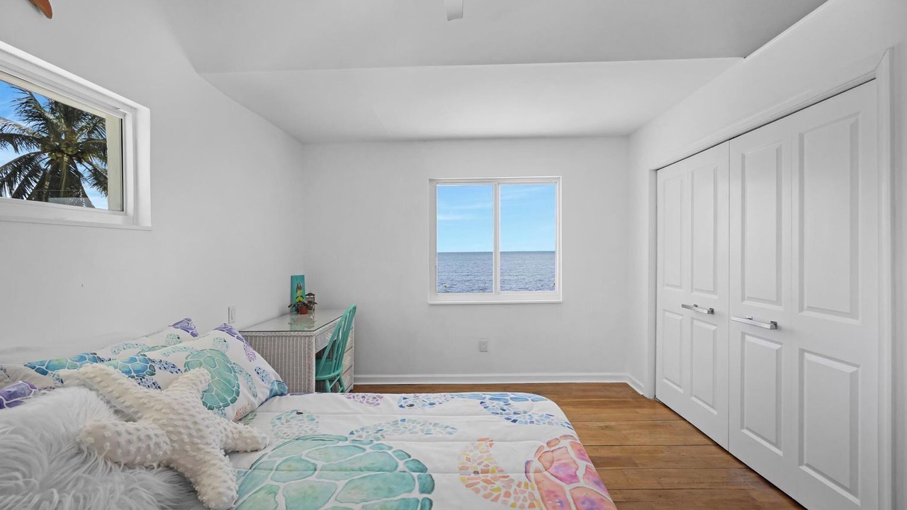 Photo of Bedroom in Long Beach Estates